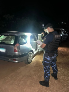 Abandonaron un auto presuntamente usado para contrabando al ser rodeados por la Policía en Irigoyen