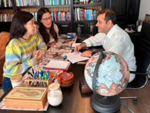 Oscar Herrera Ahuad entregó a concejales posadeños un proyecto de ordenanza para reformar el SEM
