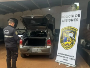Policías secuestraron un Volkswagen Gol por presentar adulteraciones en el chasis en San Vicente